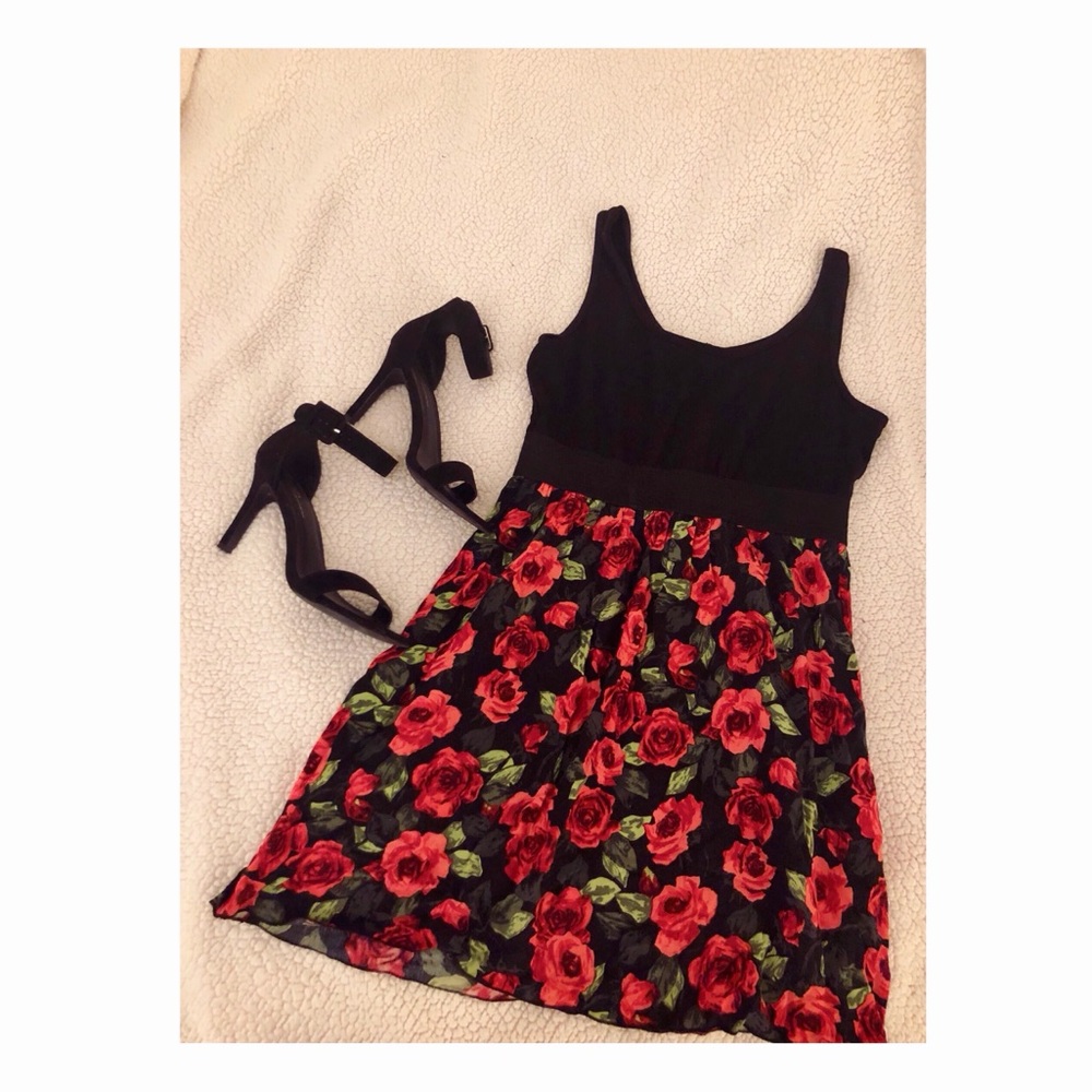 Two tone rose printed mini dress